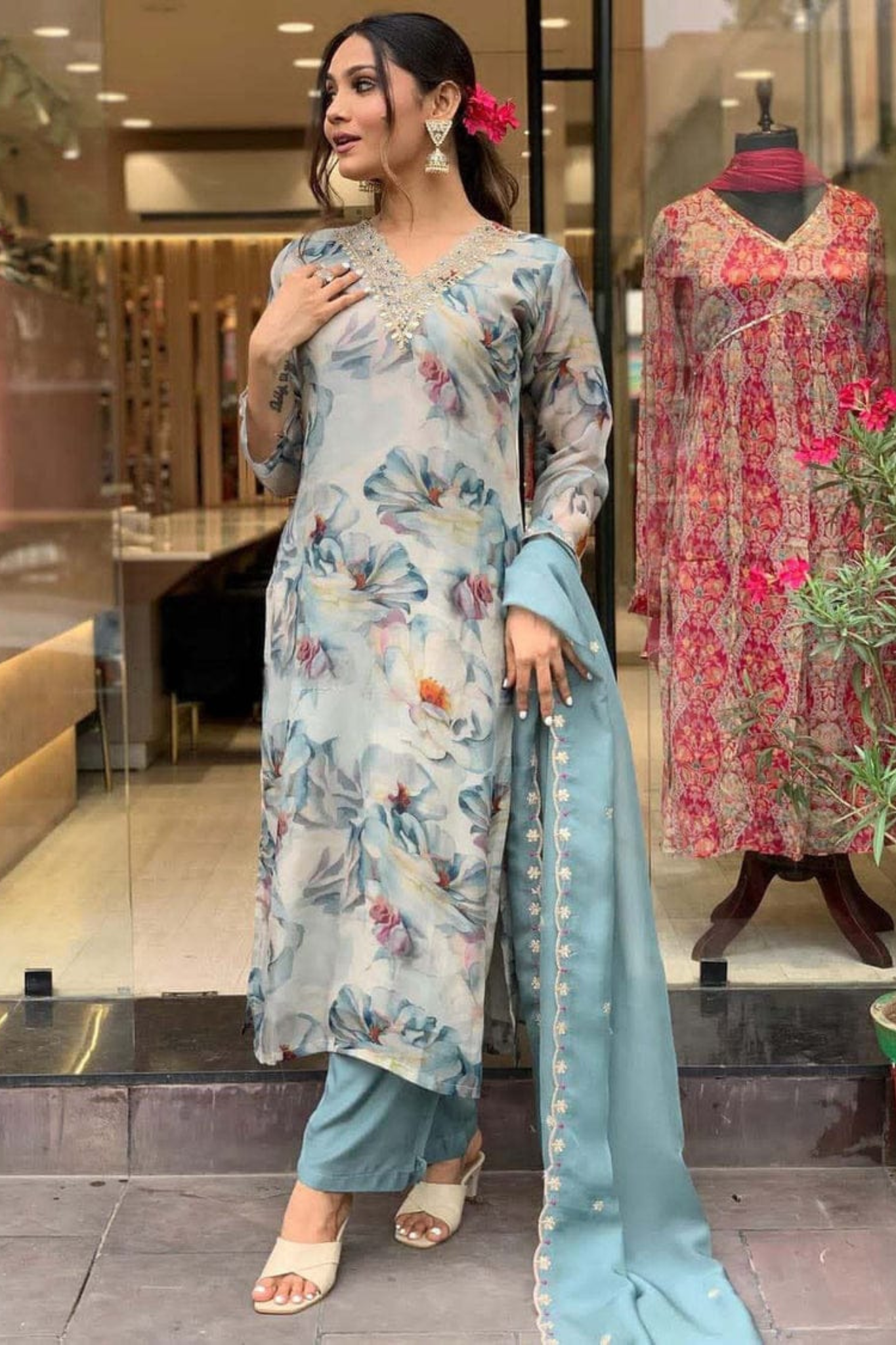 Impressive Floral Printed V-Neck Kurta with Trouser and Organza Dupatta Set